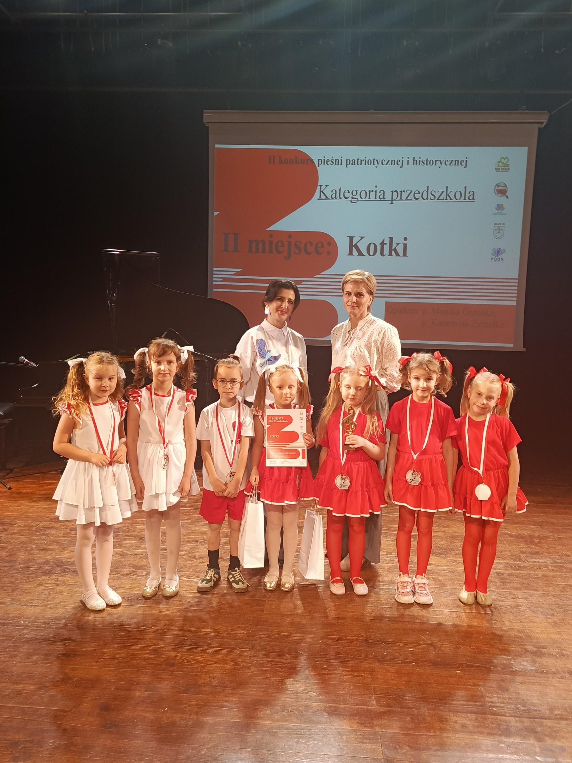 Laureaci II miejsca z wychowawczyniami!