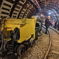 Barbórka. Dzieci podczas zwiedzania sztolni 